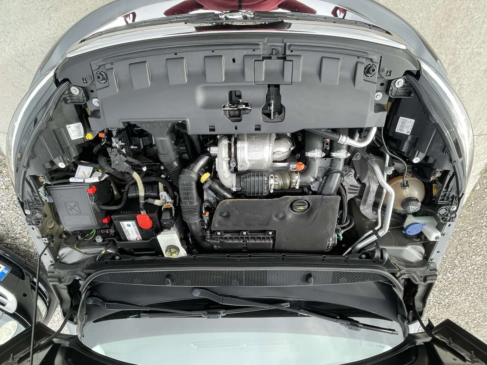 Peugeot 308 1.6 e-HDI, снимка 14 - Автомобили и джипове - 54974734