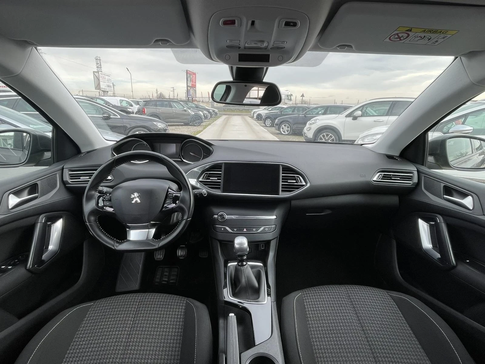 Peugeot 308 1.6 e-HDI, снимка 9 - Автомобили и джипове - 54974734