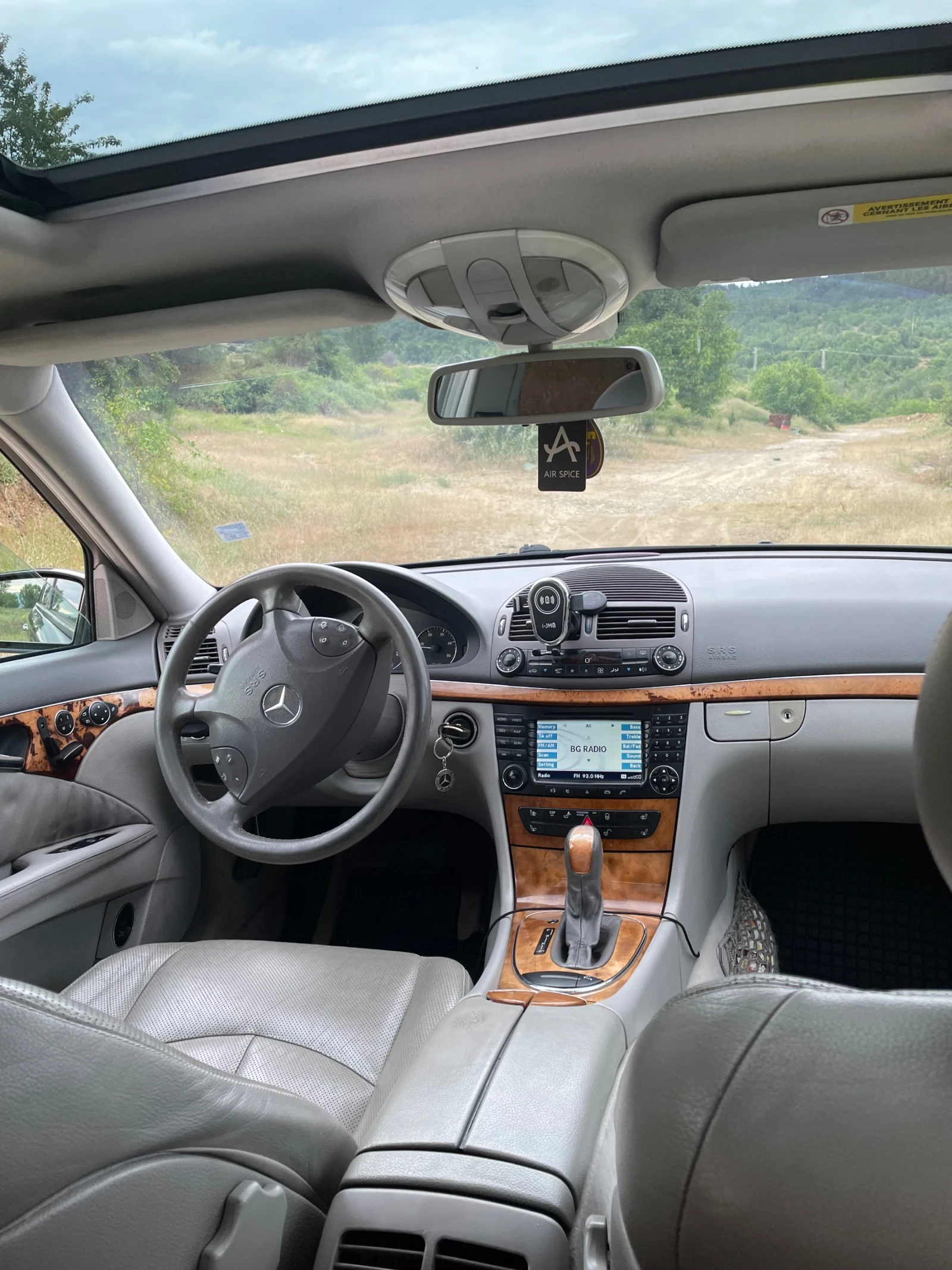Mercedes-Benz E 270, снимка 11 - Автомобили и джипове - 55137218