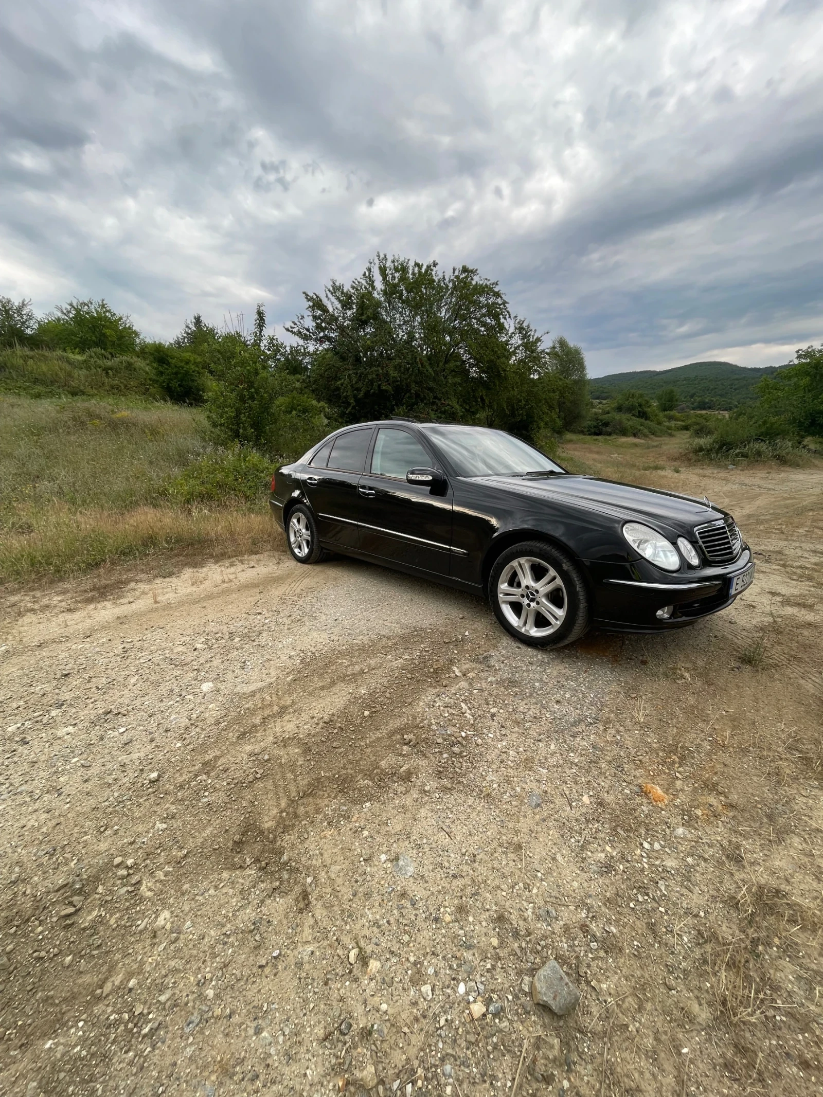Mercedes-Benz E 270, снимка 2 - Автомобили и джипове - 55137218