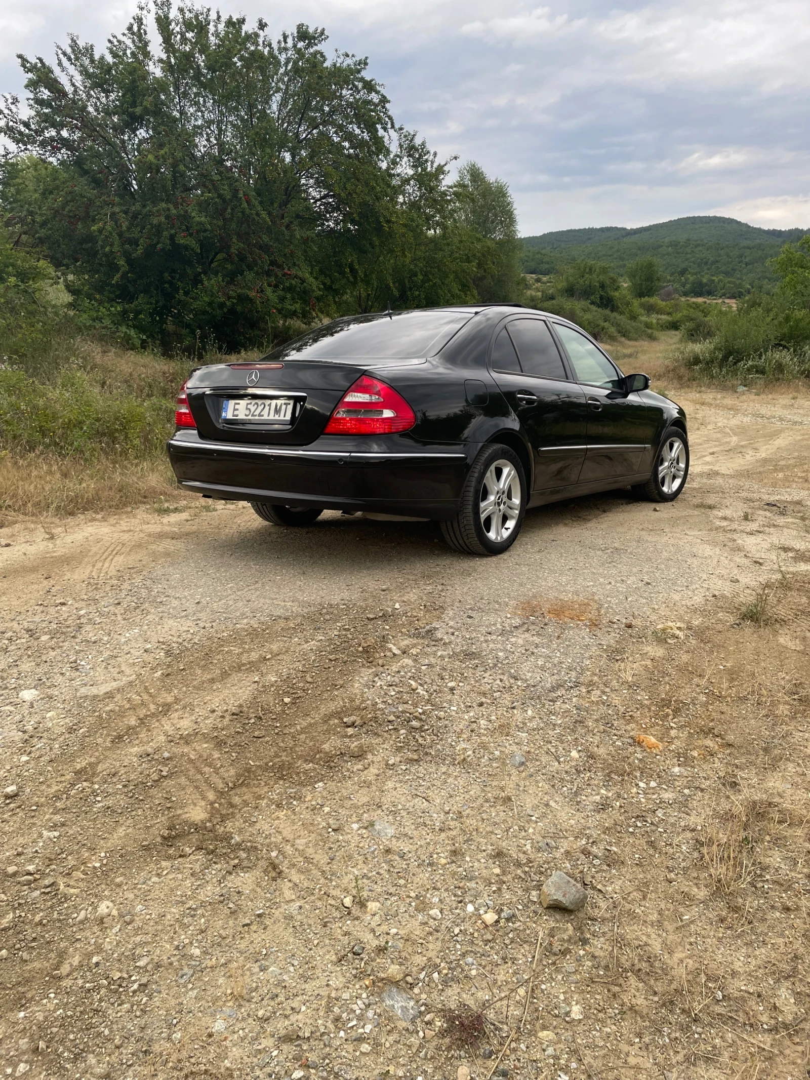 Mercedes-Benz E 270, снимка 3 - Автомобили и джипове - 55137218