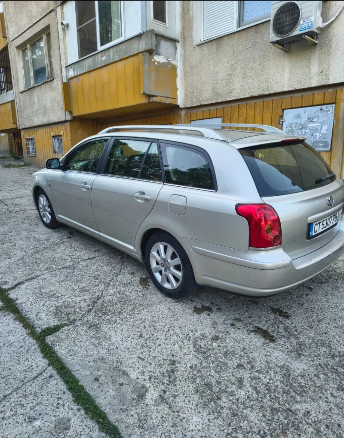 Toyota Avensis ГАЗ Бензин, снимка 3 - Автомобили и джипове - 55731062