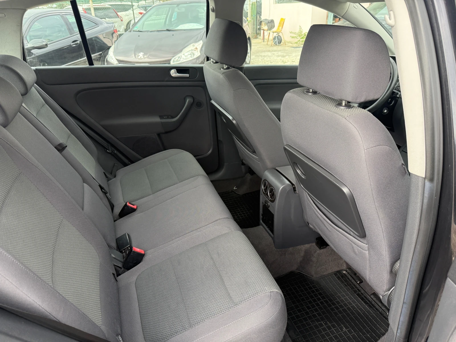 VW Golf Plus 2.0 TDi AUTOM / DSG, снимка 8 - Автомобили и джипове - 55838215