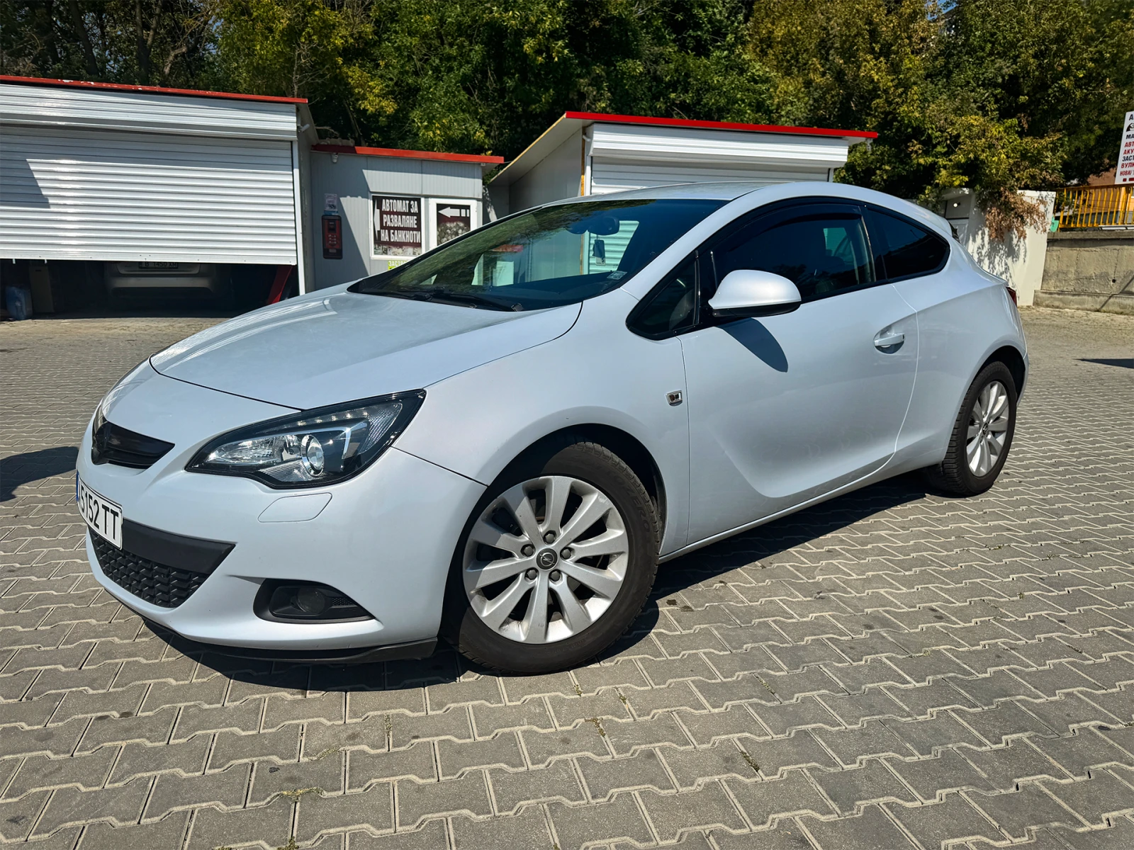 Opel Astra GTC 2.0 CDTI, снимка 12 - Автомобили и джипове - 56153314