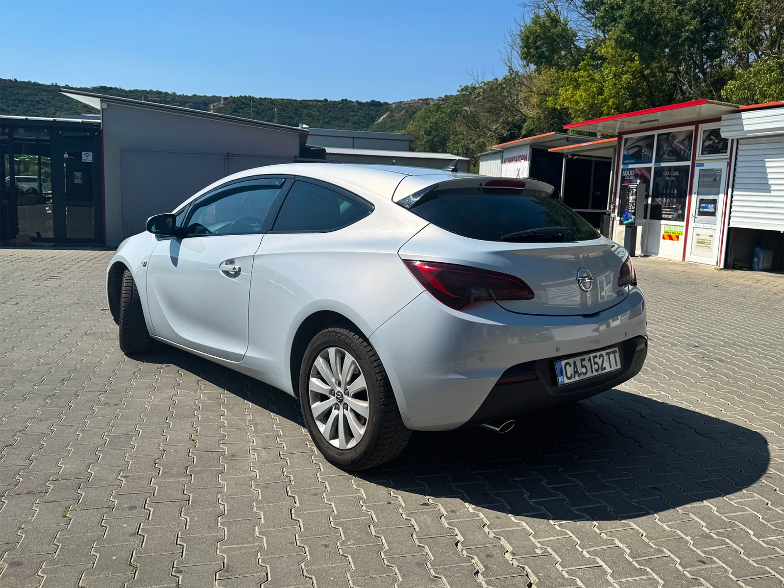Opel Astra GTC 2.0 CDTI, снимка 9 - Автомобили и джипове - 56153314