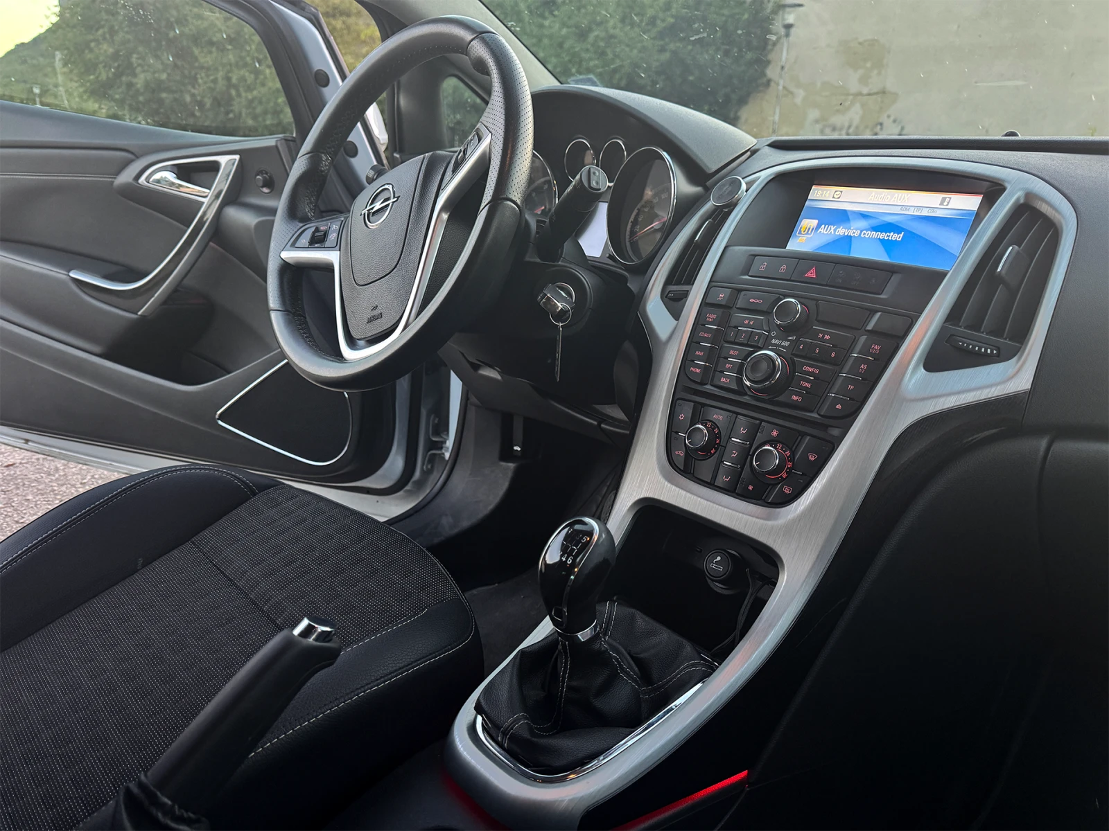 Opel Astra GTC 2.0 CDTI, снимка 14 - Автомобили и джипове - 56153314
