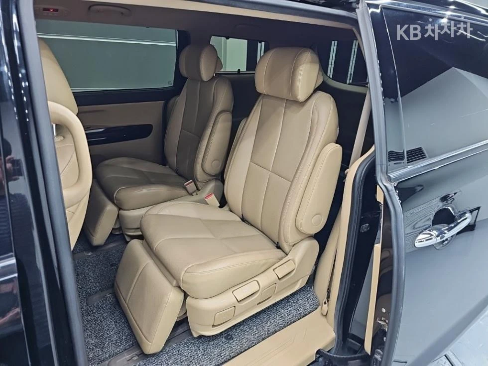 Kia Carnival LIMOUSINE VIP\ПРЕЗИДЕНТСКИ СЕДАЛКИ, снимка 12 - Автомобили и джипове - 56326870