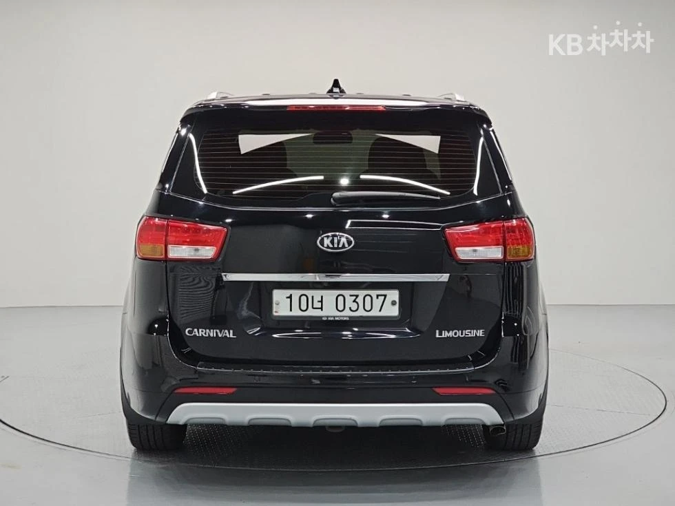 Kia Carnival LIMOUSINE VIP\ПРЕЗИДЕНТСКИ СЕДАЛКИ, снимка 3 - Автомобили и джипове - 56326870