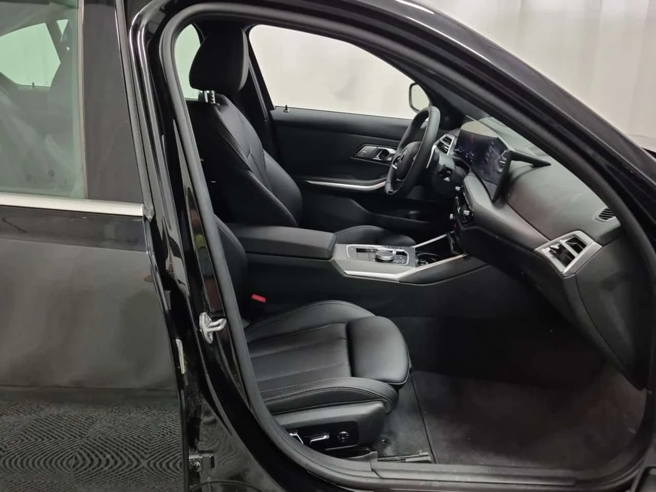 BMW 330 * 330i xDrive * CARFAX * ����� �� ����������� | Mobile.bg � ����������� 13