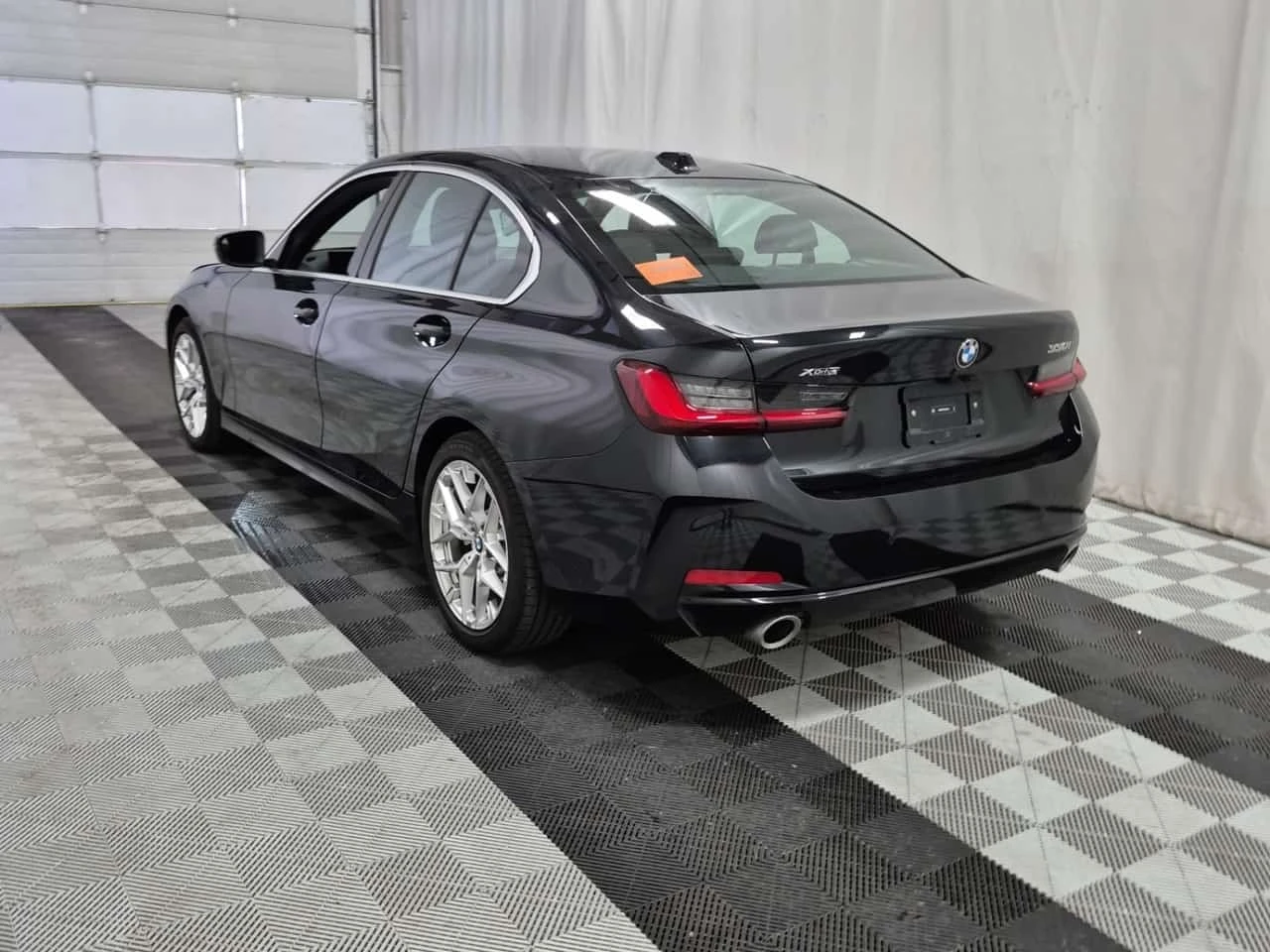 BMW 330 * 330i xDrive * CARFAX * ����� �� ����������� | Mobile.bg � ����������� 4
