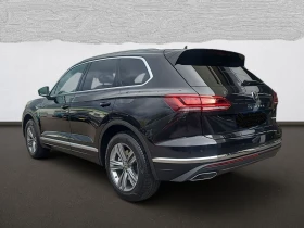 VW Touareg Elegance/4Motion/AHK/Panodach/Navi/Led, снимка 2