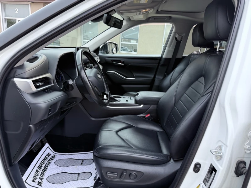 Toyota Highlander XLE AWD Leather/Sunroof/Rear Camera/8 Passe, снимка 12 - Автомобили и джипове - 53247025