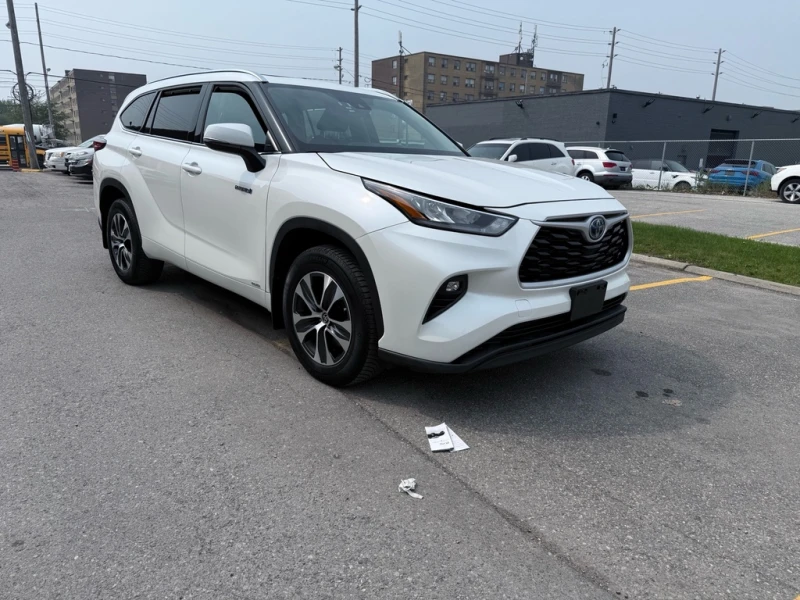 Toyota Highlander XLE AWD Leather/Sunroof/Rear Camera/8 Passe