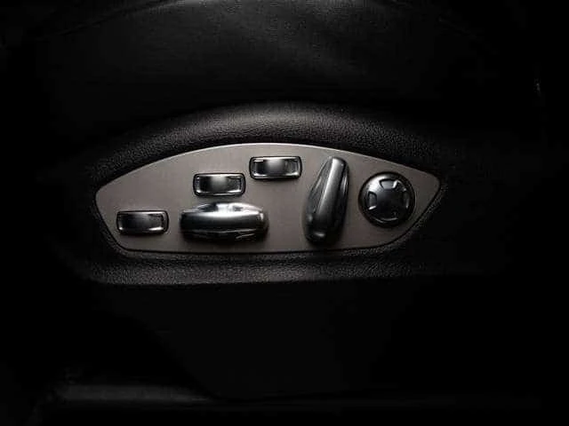Porsche Macan * GTS| PREMIUM PLUS PKG| PANO* 20 IN* АВТОКРЕДИТ* , снимка 10 - Автомобили и джипове - 56297167