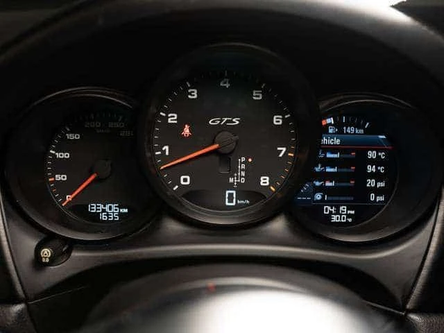 Porsche Macan * GTS| PREMIUM PLUS PKG| PANO* 20 IN* АВТОКРЕДИТ* , снимка 16 - Автомобили и джипове - 56297167