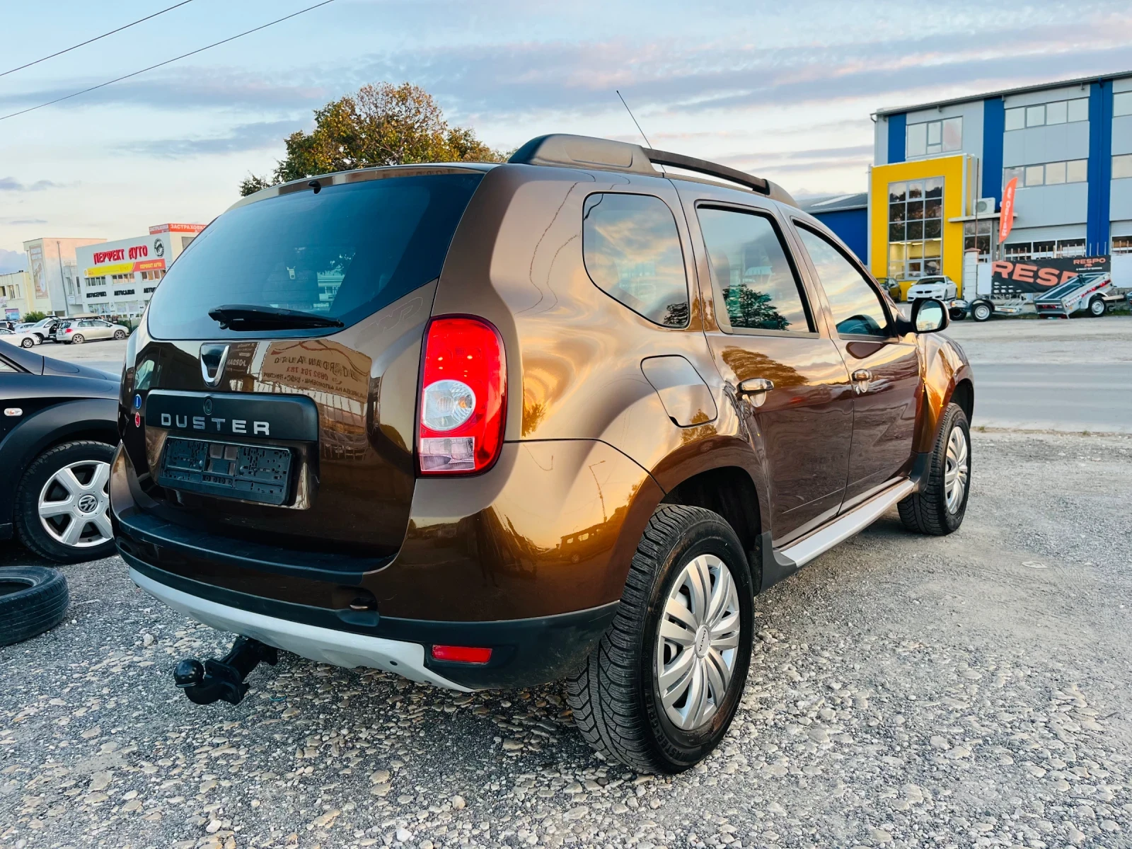 Dacia Duster 1.6i 16V 4WD - изображение 2