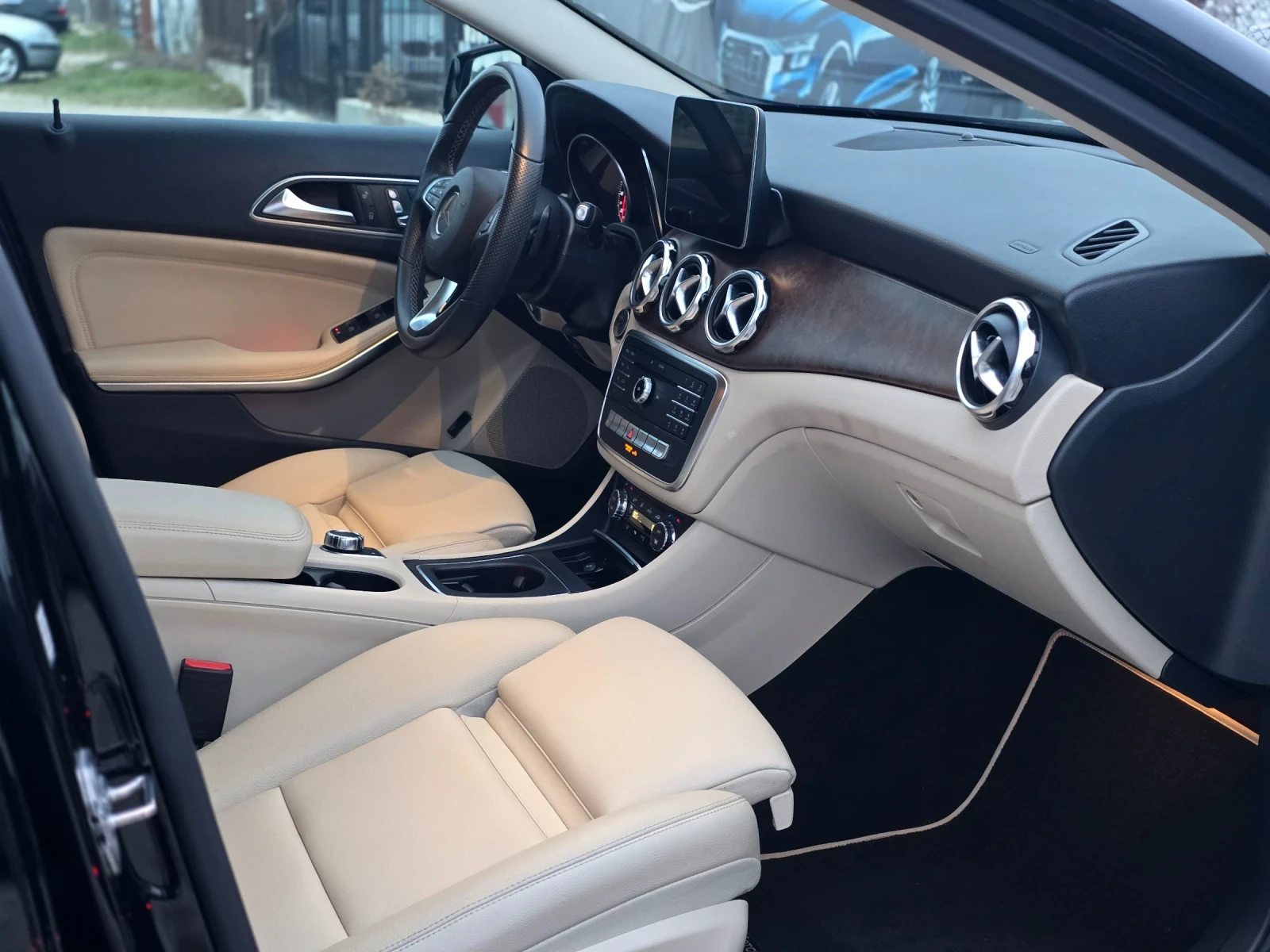 Mercedes-Benz GLA 250 45 000км  | Mobile.bg — изображение 12