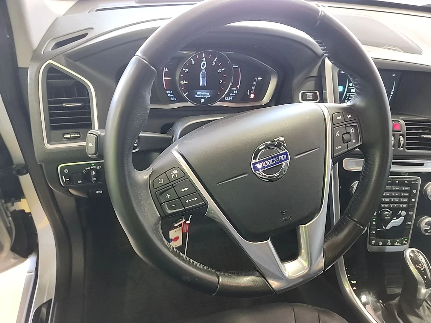 Volvo XC60 3.0 AWD T6 PLATINUM - изображение 10