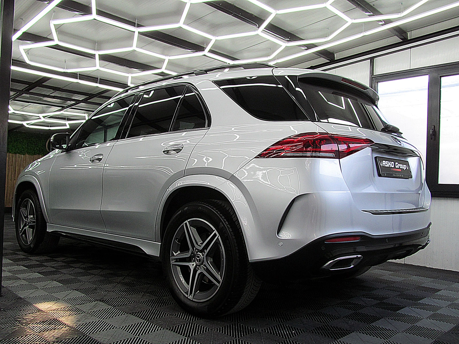 Mercedes-Benz GLE 400 AMG/PANORAMA/360-kamera/KylessGo/СОБСТВЕН ЛИЗИНГ - изображение 4