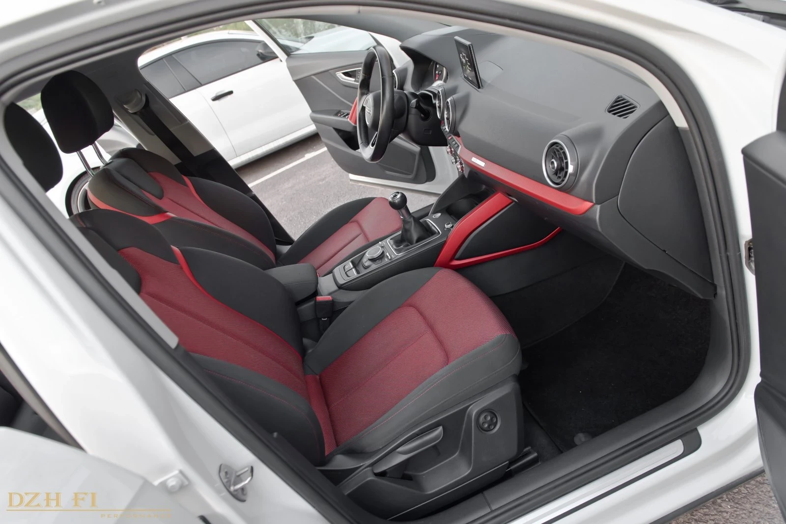 Audi Q2, снимка 14 - Автомобили и джипове - 53841280