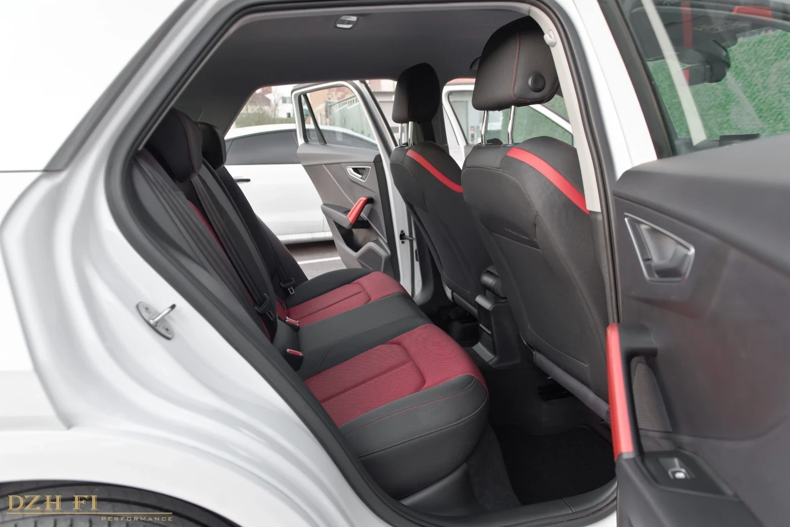 Audi Q2, снимка 17 - Автомобили и джипове - 53841280