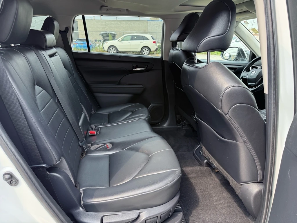 Toyota Highlander XLE AWD Leather/Sunroof/Rear Camera/8 Passe | Mobile.bg � ����������� 14