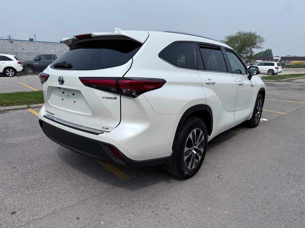 Toyota Highlander XLE AWD Leather/Sunroof/Rear Camera/8 Passe - изображение 5