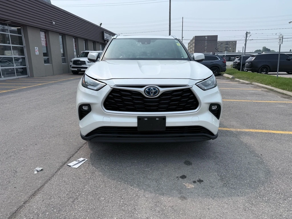 Toyota Highlander XLE AWD Leather/Sunroof/Rear Camera/8 Passe - изображение 2