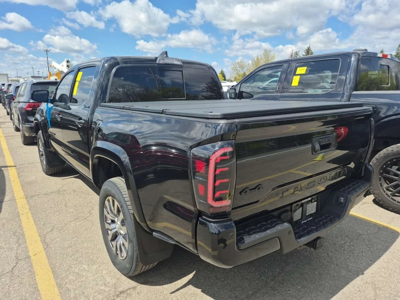 Toyota Tacoma LIMITED CREW CAB SHORT BED| DISTRONIC| ПОДГРЕВИ, снимка 4 - Автомобили и джипове - 54520880