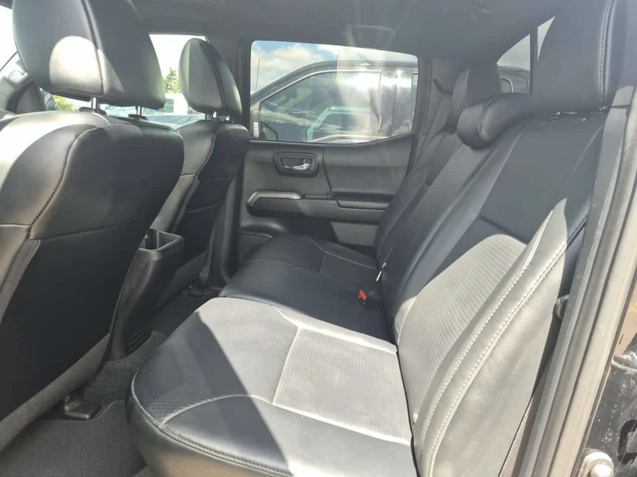 Toyota Tacoma LIMITED CREW CAB SHORT BED| DISTRONIC| ПОДГРЕВИ, снимка 13 - Автомобили и джипове - 54520880