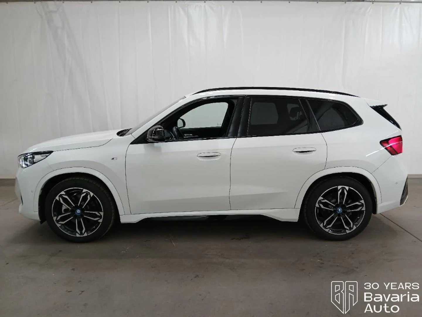 BMW iX1 30 xDrive M Sport Paket, снимка 2 - Автомобили и джипове - 54814655