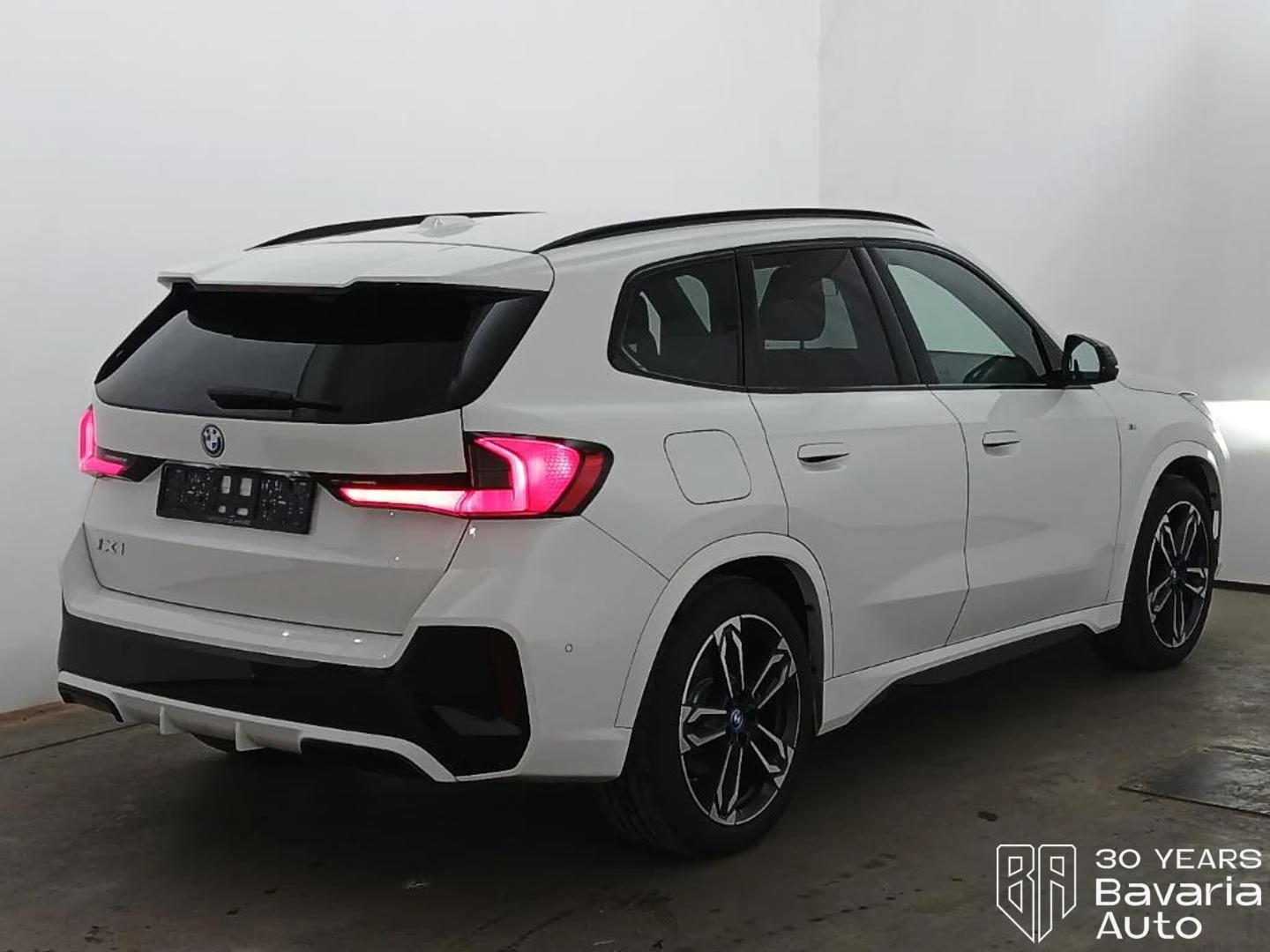 BMW iX1 30 xDrive M Sport Paket, снимка 5 - Автомобили и джипове - 54814655