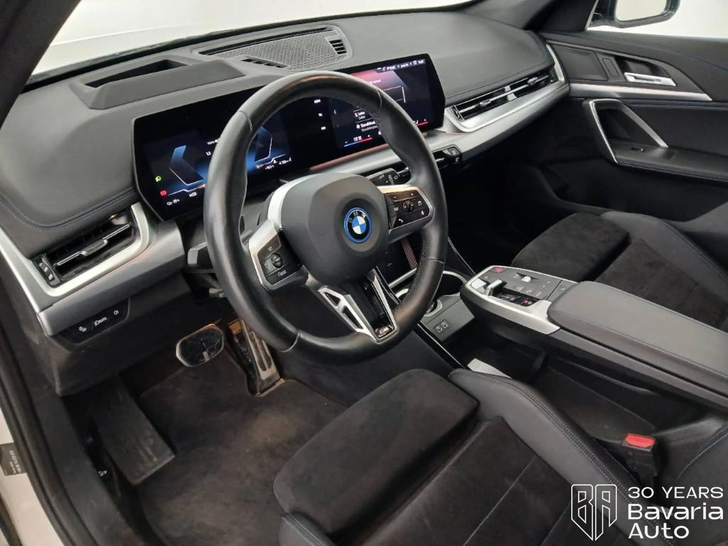BMW iX1 30 xDrive M Sport Paket, снимка 8 - Автомобили и джипове - 54814655