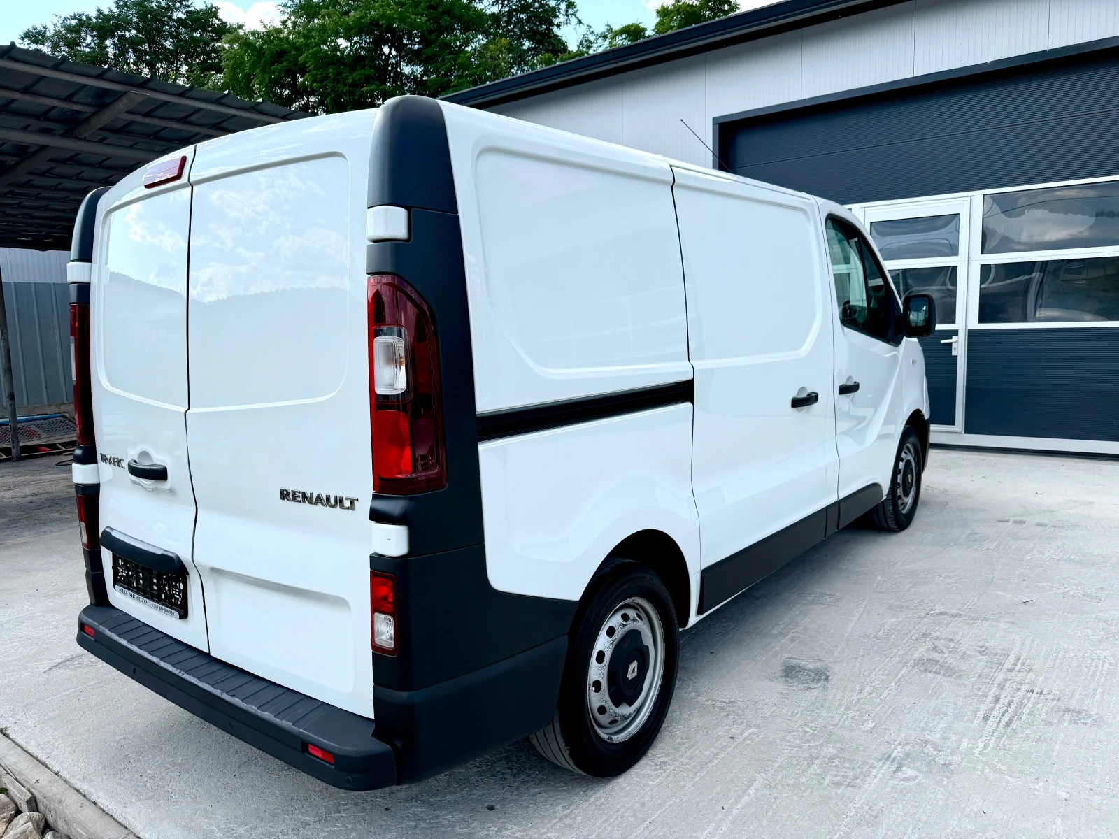 Renault Trafic 1.6tdi KLIMATIK - изображение 7