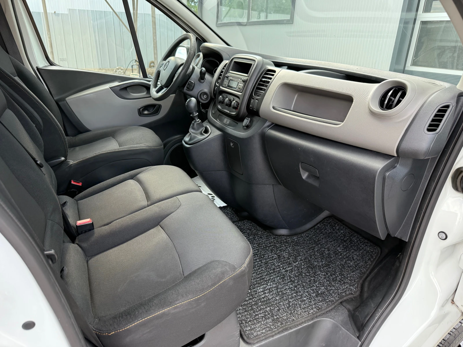 Renault Trafic 1.6tdi KLIMATIK - изображение 10