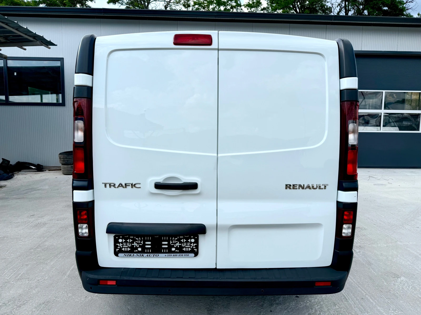 Renault Trafic 1.6tdi KLIMATIK - изображение 6