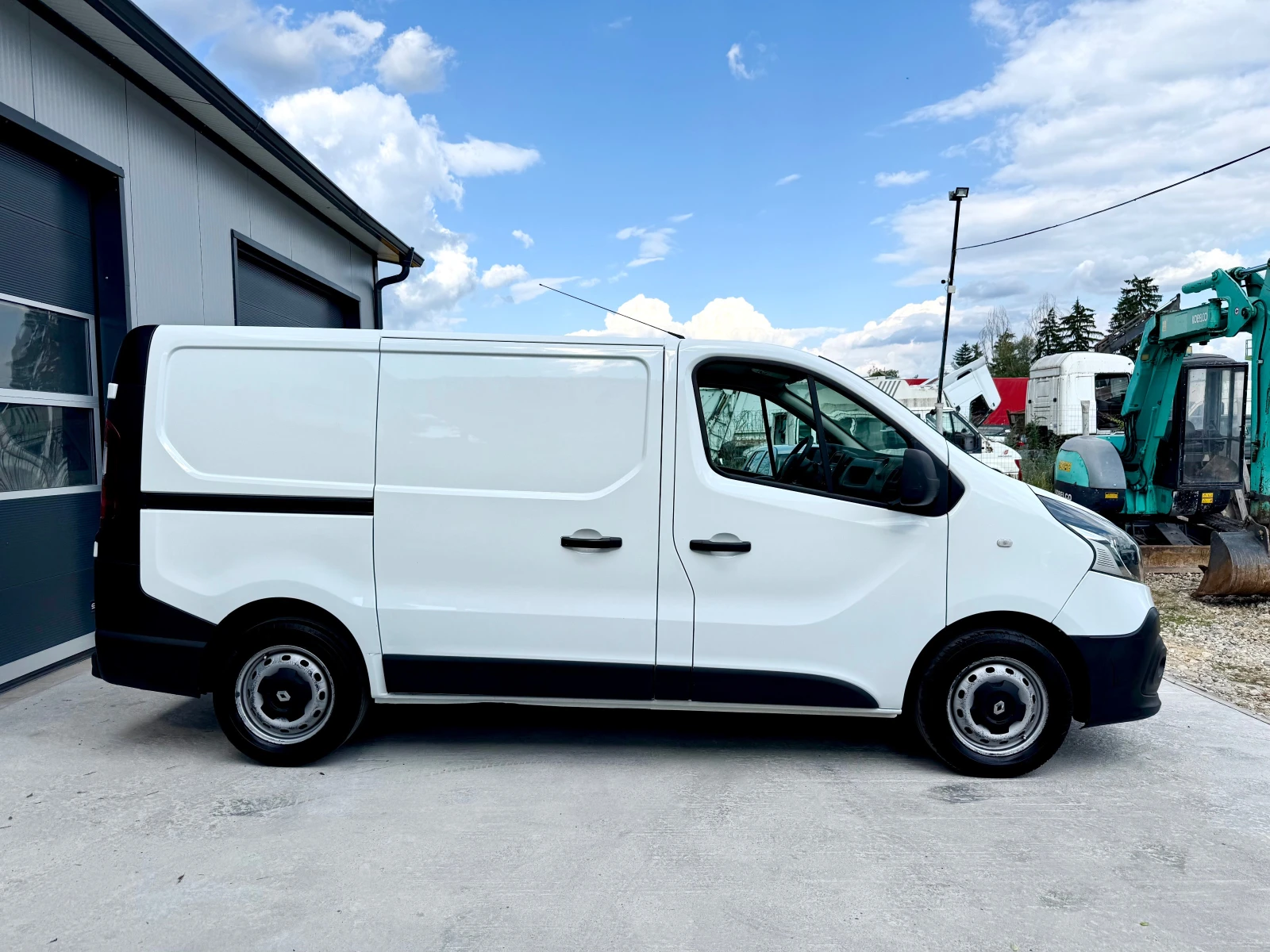 Renault Trafic 1.6tdi KLIMATIK - изображение 8