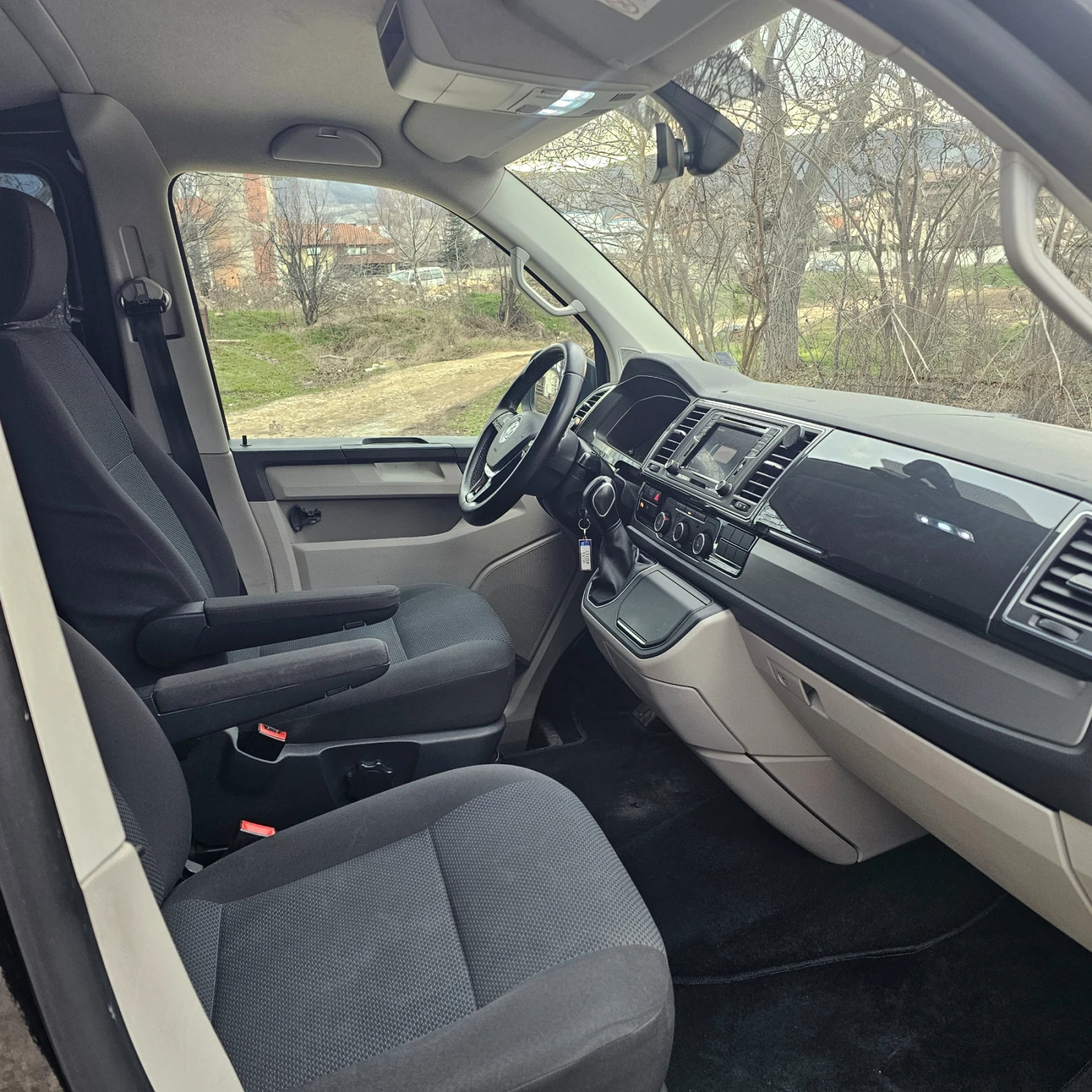 VW Transporter T6 - изображение 9