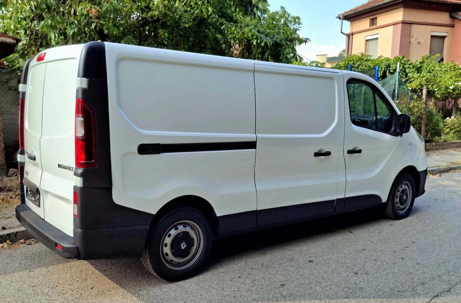 Renault Trafic 1.6, снимка 7 - Бусове и автобуси - 55826161
