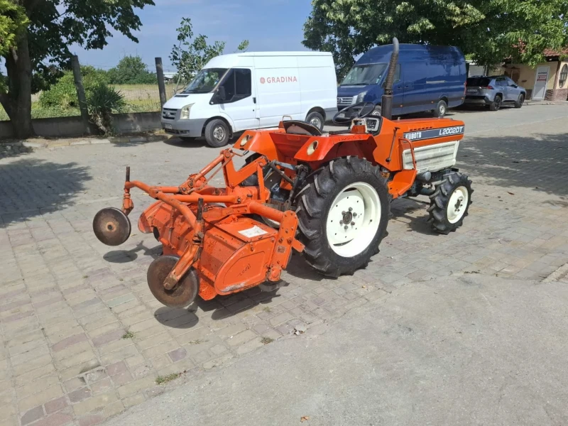 Трактор Kubota L1- 2002, снимка 3 - Селскостопанска техника - 51364764