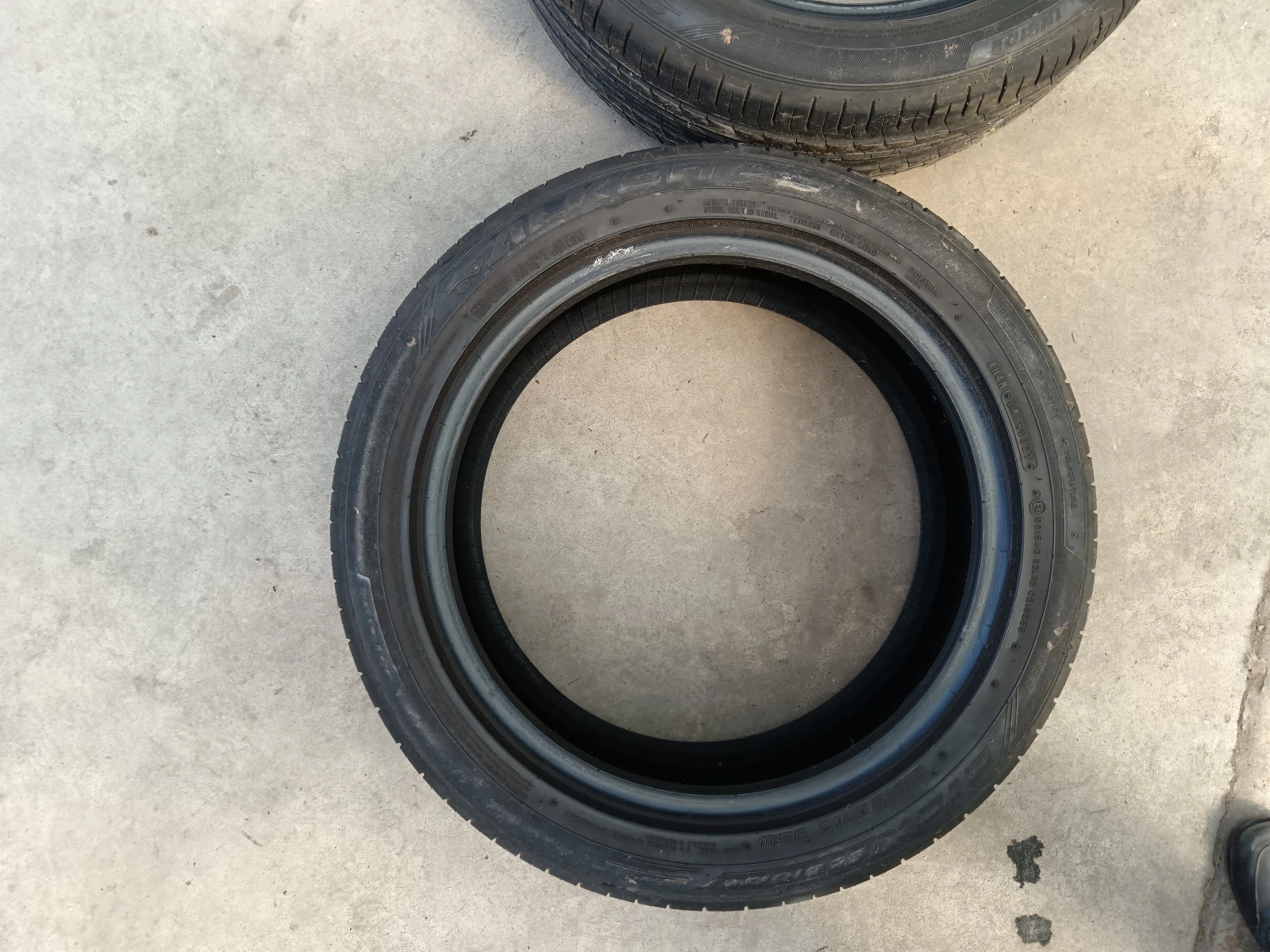 Гуми Летни 215/50R17, снимка 4 - Гуми и джанти - 52315836