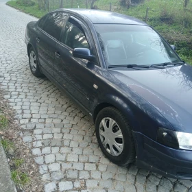 VW Passat - 1100 € / 2151.41 лв. - 87317780 7