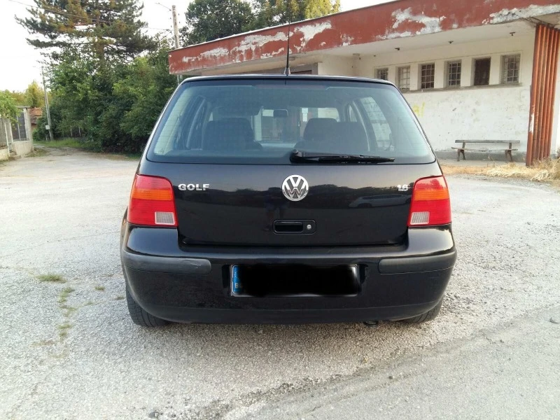 VW Golf 1.6i, снимка 6 - Автомобили и джипове - 47341128