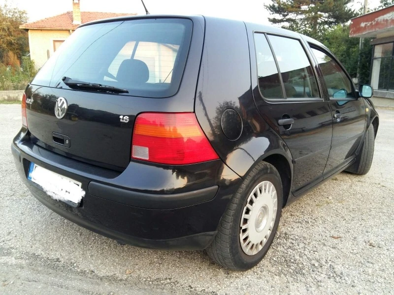 VW Golf 1.6i, снимка 5 - Автомобили и джипове - 47341128