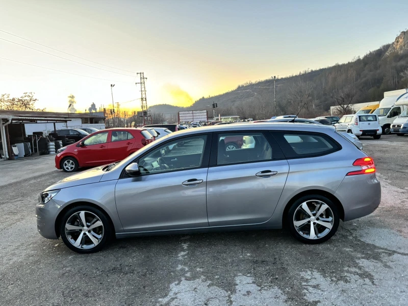 Peugeot 308 1.2i КАТО НОВА, снимка 6 - Автомобили и джипове - 48757458