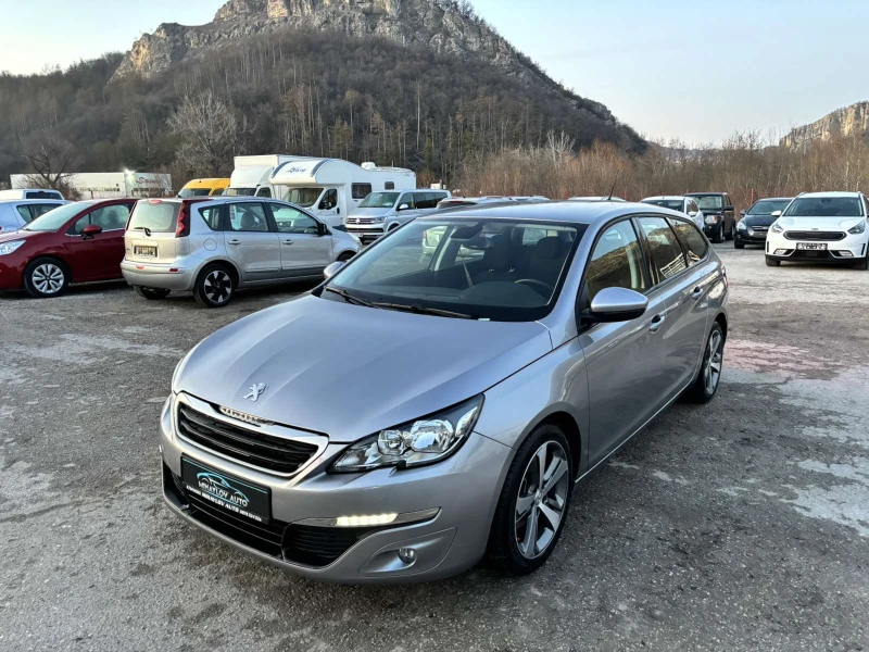 Peugeot 308 1.2i КАТО НОВА, снимка 7 - Автомобили и джипове - 48757458