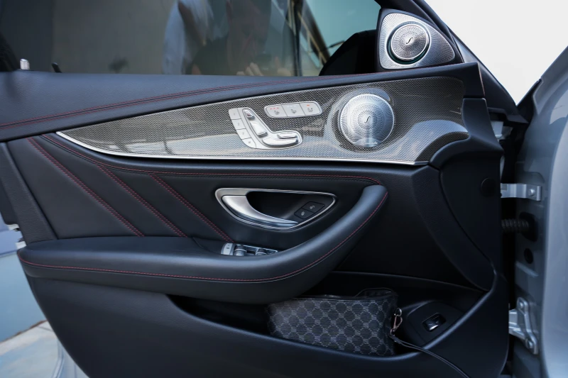 Mercedes-Benz E 43 AMG 4 MATIC| FULL| BURMESTER| SHADOW LINE| КЛАПИ| TOП, снимка 9 - Автомобили и джипове - 51066202