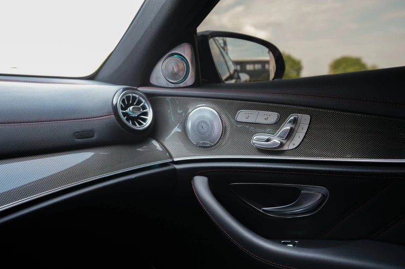 Mercedes-Benz E 43 AMG 4 MATIC| FULL| BURMESTER| SHADOW LINE| КЛАПИ| TOП, снимка 10 - Автомобили и джипове - 51066202