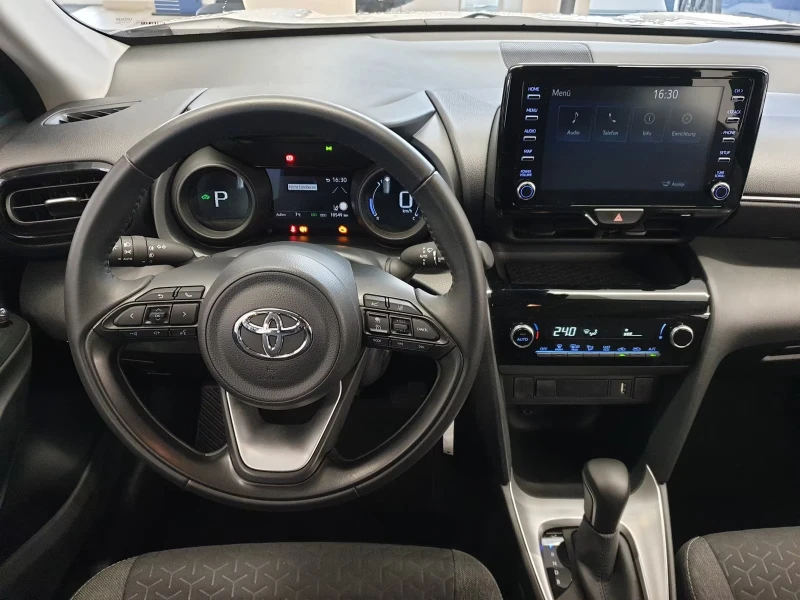 Toyota Yaris Cross COMFORT/116HP/CAM/NAVI/LED/L.ASSIST/CARPLAY/233g, снимка 10 - Автомобили и джипове - 51532323