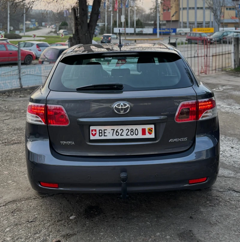Toyota Avensis 2.0!АВТОМАТ!CH!КАТО НОВА!, снимка 7 - Автомобили и джипове - 52635428
